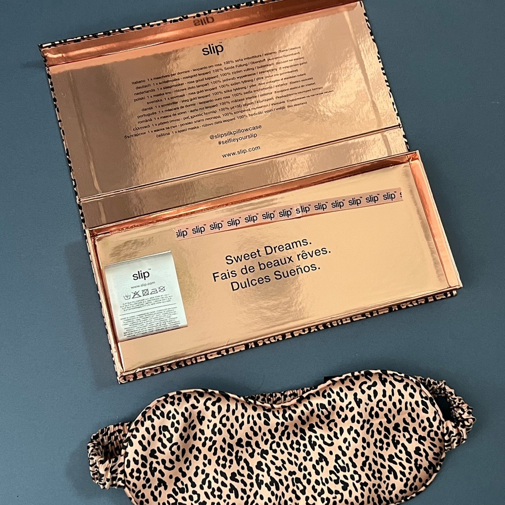 Slip‎ Silk Sleep Mask in Leopard  Print, Rose Gold - Picture 7 of 8